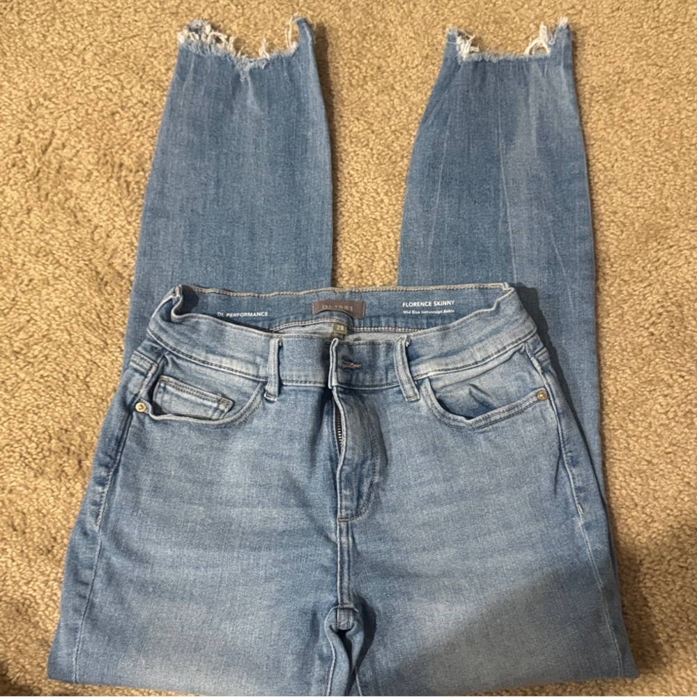DL1961 Florence Skinny Mid Rise Instasculpt Ankle - Sky Blue Cropped Jeans